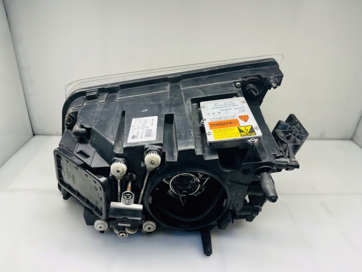 PROJECTEUR AVANT CÔTÉ DROITE VOLVO C40 1EL01047825