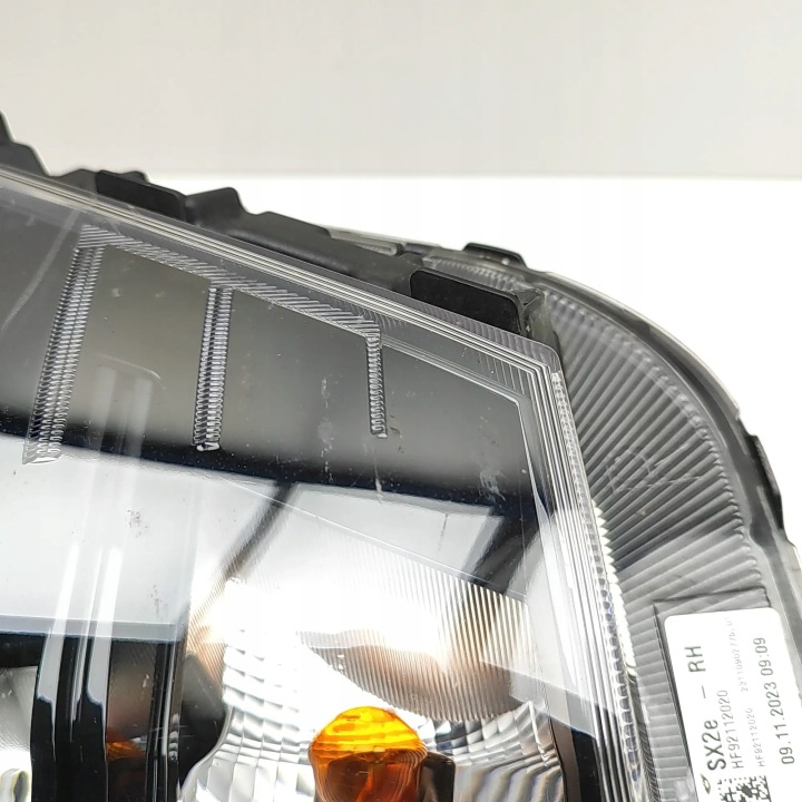 HYUNDAI KONA SX2 DROIT AVANT PROJECTEUR 2023 92102-HF030