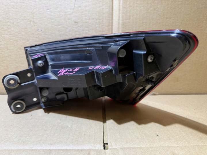 AUDI A6 C8 AVANT PHARE LED GAUCHE ARRIÈRE GAUCHE ARRIÈRE DANS AILE 4K5945069