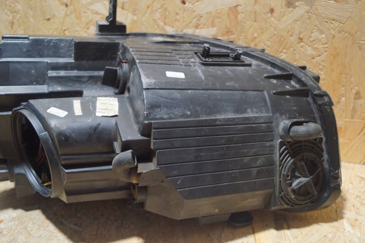 PHARE DROIT AVANT HYUNDAI I40 (S3024)