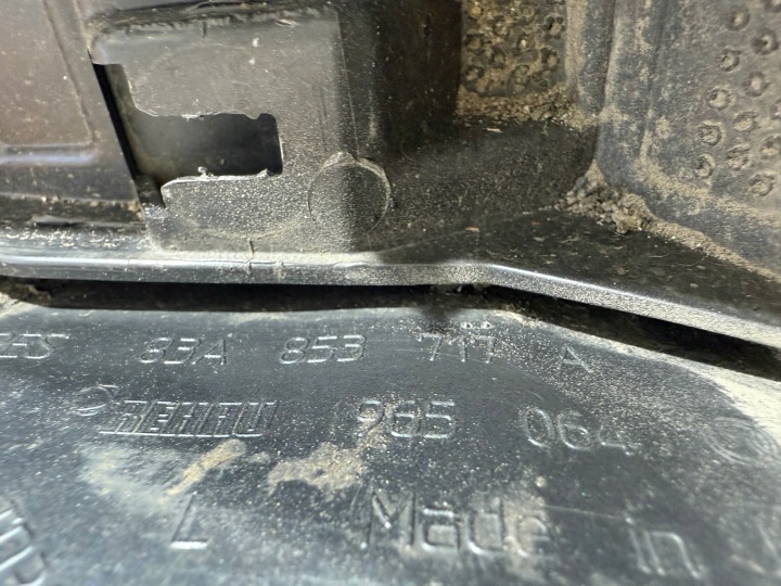 AUDI Q3 83A 83F GAUCHE MOULURE SUR AILE REVÊTEMENT