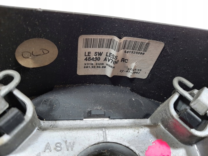 NISSAN PRIMERA P12 1.8 16V 02R VOLANT CUIR COUSSIN 48430AV700