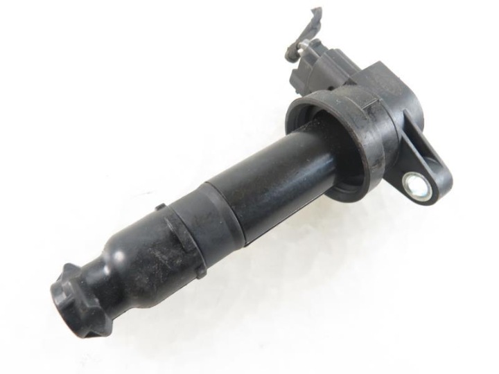 BOBINE ALLUMAGE MAGNETI MARELLI 060717111012