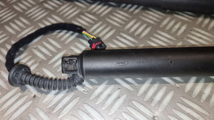 SKODA SUPERB III 3V SERVOMOTEUR ÉLECTRIQUE COUVERCLES DE COFFRE ARRIÈRE GAUCHE DROIT 3V9827851B 20