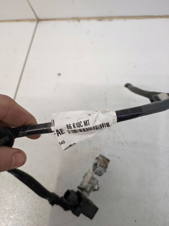 SERRE-CÂBLE NÉGATIVE FUSIBLE BATTERIE SUZUKI BALENO II 2
