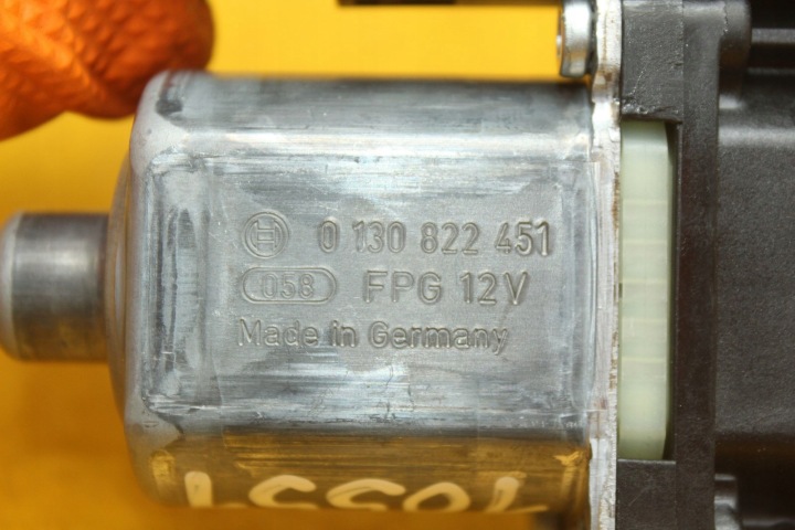 PETIT MOTEUR CONTRÔLEUR VITRES DROIT AVANT VW PASSAT B7 3C0959792C 3AA959702A