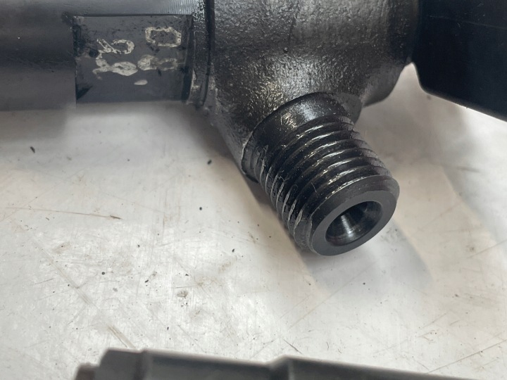 SKODA VOLKSWAGEN SEAT 1.4 TDI INJECTEUR CARBURANTS INJECTEUR 04B130277J