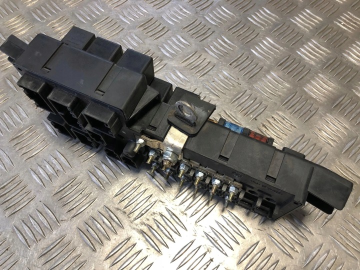 BOÎTE FUSIBLES VOLVO S80 I (TS, XY) 518323118 2.4L DIESEL 120KW