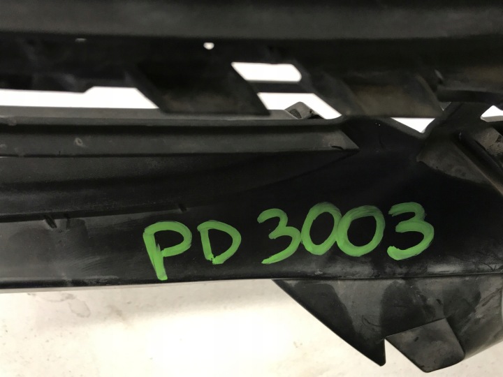 GRILLE PARE-CHOCS AVANT DROIT PORSCHE MACAN 95B807682H