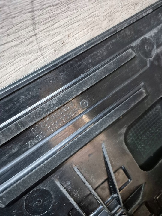 11692. MERCEDES GLE AMG SPOILER COUVERCLES DE COFFRE A1677901200