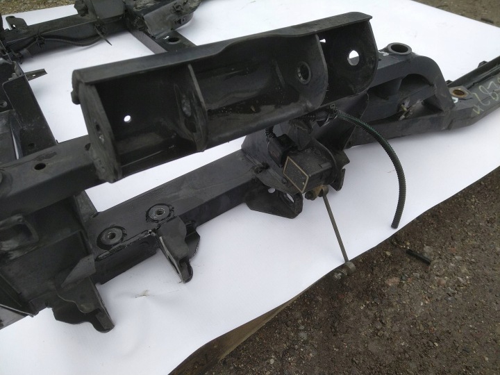 CHÂSSIS CHÂSSIS POUTRE SUSPENSIONS AVANT MASERATI GRANTURISMO 2008-