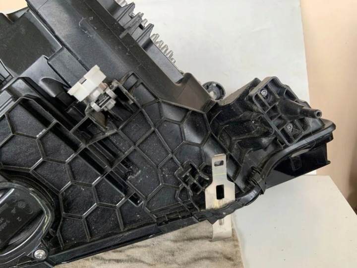 PHARE GAUCHE AVANT BMW 9481799 3.0L GASOLINE 250KW 2020