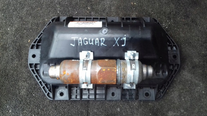 COUSSIN AIRBAG PASSAGER AW93-F044A74-AD JAGUAR XJ