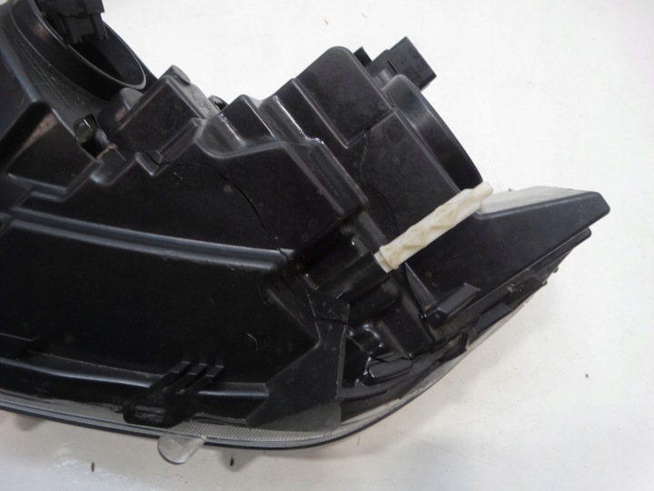PHARE PROJECTEUR LED DROIT AVANT SANDERO II LOGAN II 260108435R