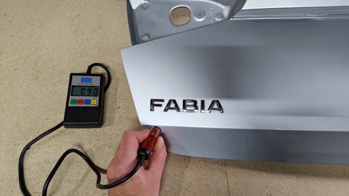 SKODA FABIA IV COUVERCLES DE COFFRE COUVERCLES DE COFFRE 6VE827159 ARRIÈRE COUVERCLES DE COFFRE ORIGINAL D'USINE PEINTURE