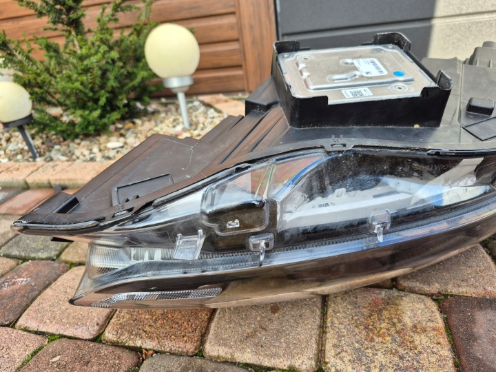 PHARE AVANT DROITE AVANT COMPLET LED OE L90158169 FORD KUGA MK3 2022