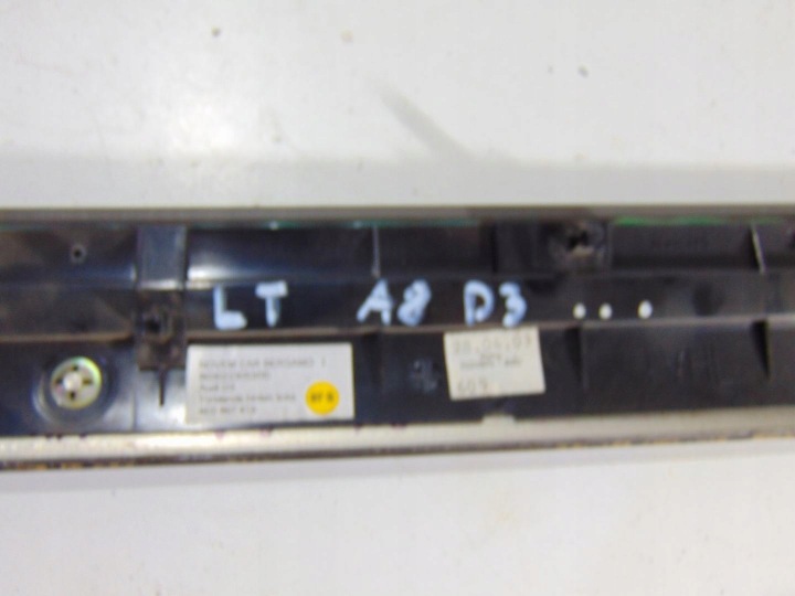 MOULURE DÉCORATIVE PORTES GAUCHE ARRIÈRE AUDI A8 D3 4E0867419