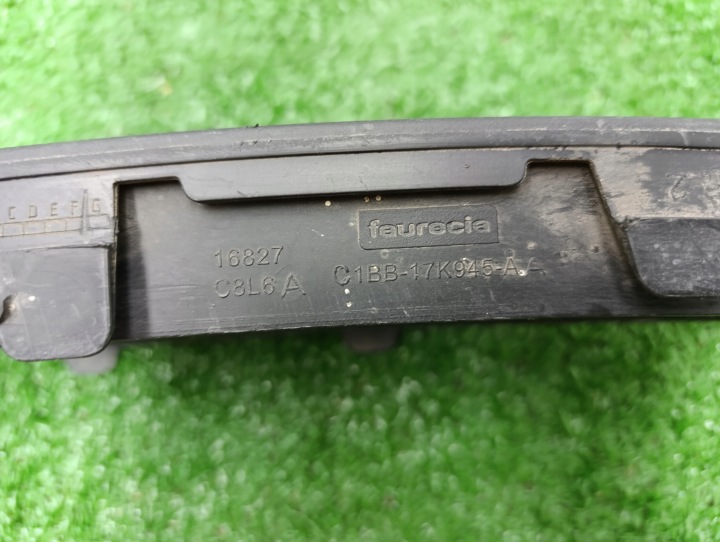 FORD FIESTA MK7 MK 7 LIFT 12R- GRILLE CENTRALE PARE-CHOCS AVANT AVANT OM