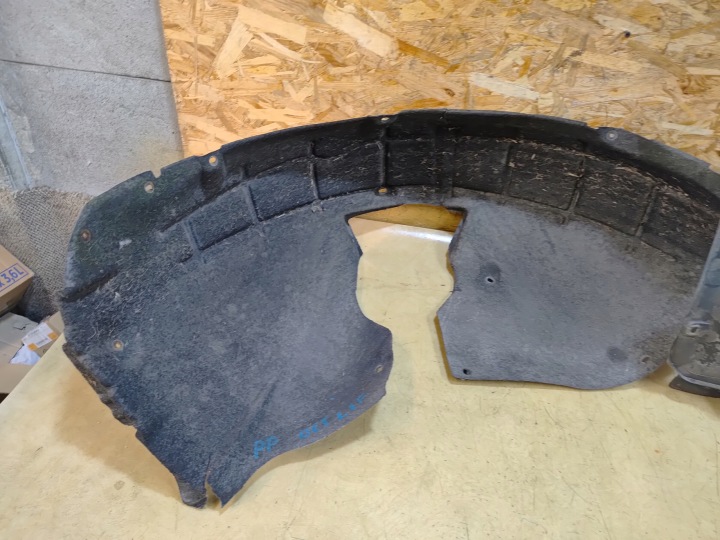 OCTAVIA II LIFT PASSAGE DE ROUE DROIT AVANT 1Z0809954