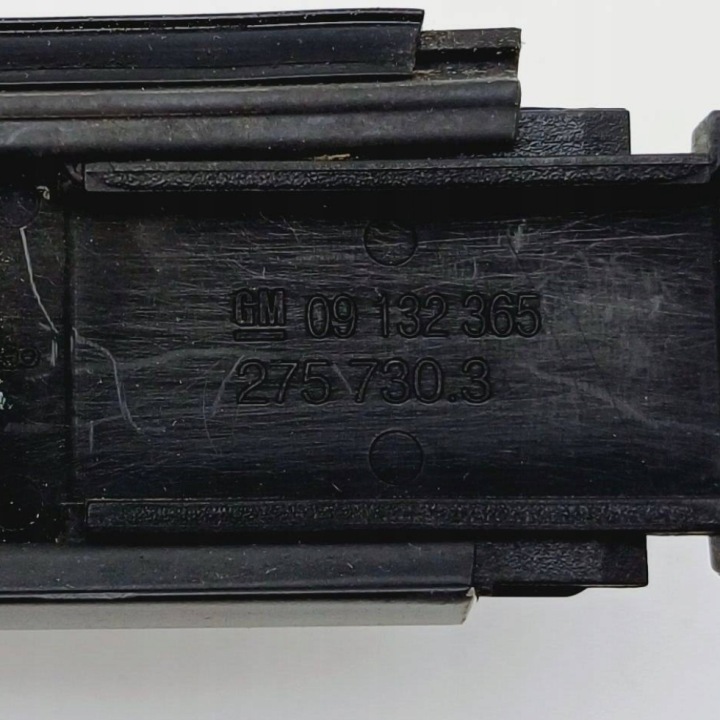 MOULURE PARE-BRISE GAUCHE AVANT OPEL ASTRA G UNIVERSEL 2002993 NR53