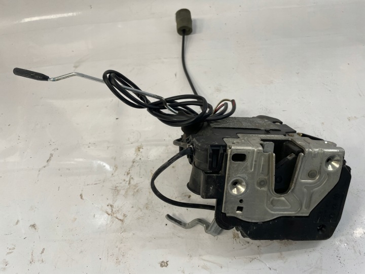 MERCEDES-BENZ W219 SERRURE DE PORTE GAUCHE AVANT 004133112637