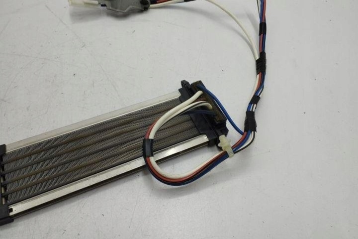 RADIATEUR ÉLECTRIQUE RÉCHAUFFEURS TOYOTA RAV 4 IV (_A4_) 0948000130 2.0L