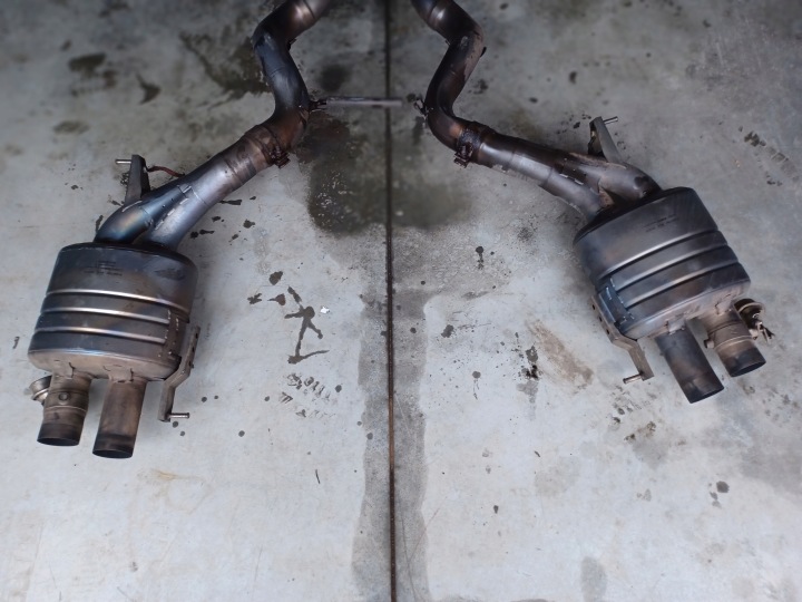 BMW M5 F10 ÉCHAPPEMENT AKRAPOVIC