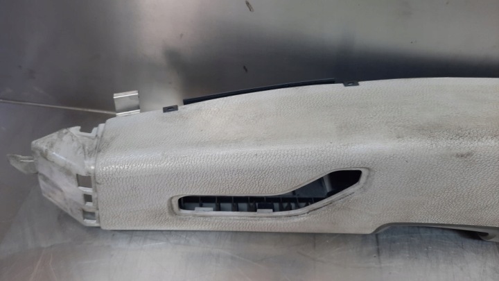 PROTECTION MONTANTS CENTRAL GAUCHE 9158448 VOLVO S60 V70 II
