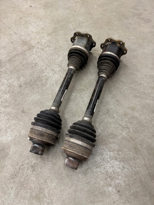 DEMI-ARBRE MENÉE GAUCHE DROIT AVANT Q7 Q8 4M 4M0407271D OE