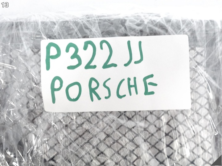 PORSCHE BOXSTER 981 CAYMAN 981C GT4 GRILLE ADMISSION CENTRALE DANS PARE-CHOCS AVANT