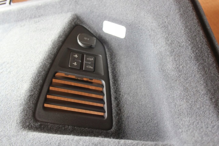 VW TOUAREG COLLECTEUR COUVERCLES DE COFFRE 760867038C 760867037C