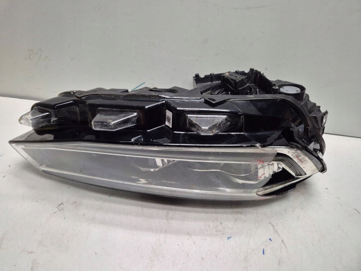 PHARE DROITE AVANT AVANT VW GOLF SPORTSVAN LIFT 517941082A ENDOMMAGÉE