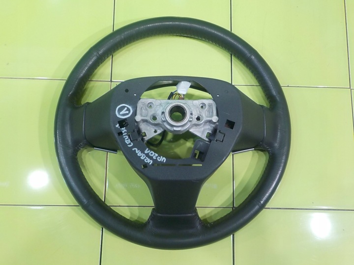TOYOTA URBAN CRUISER 1.3 VVTI 09R 5D VOLANT 45103-52031