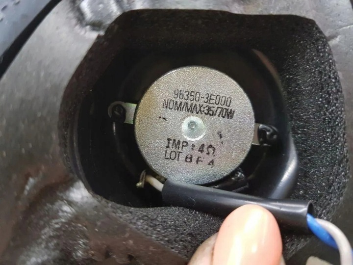 HAUT-PARLEUR AVANT GAUCHES PORTES KIA SORENTO I (JC) 963503E000 2.5L DIESEL
