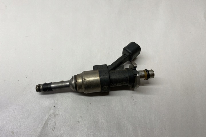 INJECTEUR CHEVROLET CAMARO 12687709 6.2L GASOLINE 333KW 2016