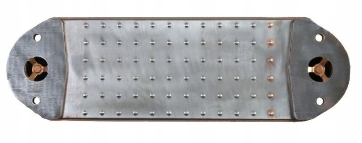 D126D0_C RADIATEUR HUILES MOTEUR (125X43X385MM
