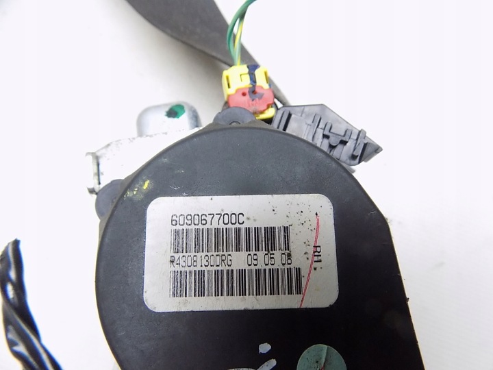 COURROIE DROIT AVANT DODGE JOURNEY 08-12 609067700C