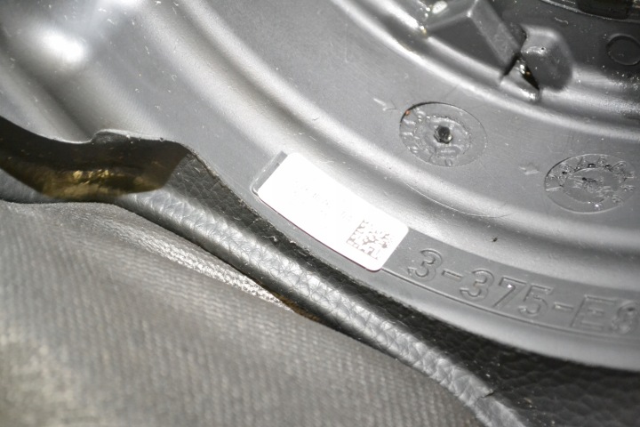 VOLANT BMW 1 E87 E81 6763076 ORIGINAL VERS INSTALLATIONS