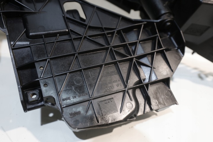 AUDI Q5 8R 12-16 GLISSIÈRE FIXATION PHARES PHARES GAUCHE AVANT 8R0807283C
