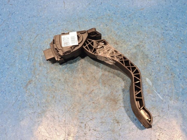 CITROEN C3 III LIFT 1.2T POTENTIOMÈTRE GAZ 9835904480