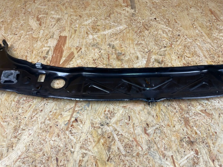 FIXATION RENFORCEMENT PANNEAU AVANT SUPÉRIEUR BMW F39 F45 F46 F48 7434544