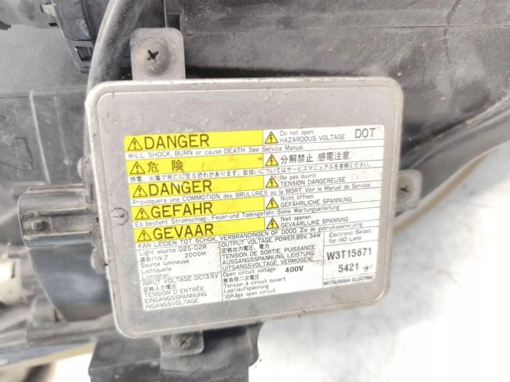PHARE GAUCHE AVANT MAZDA PREMACY (CP) P5117L 2.26L GASOLINE 107KW 2007