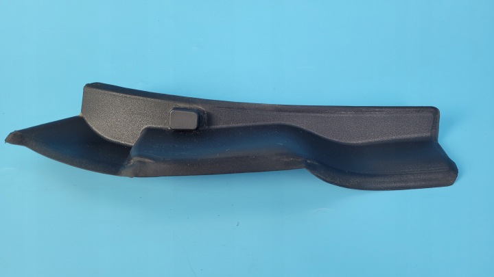 MERCEDES W206 C200 23R PROTECTION COUVERCLES DE COFFRE DROITE A2066900602