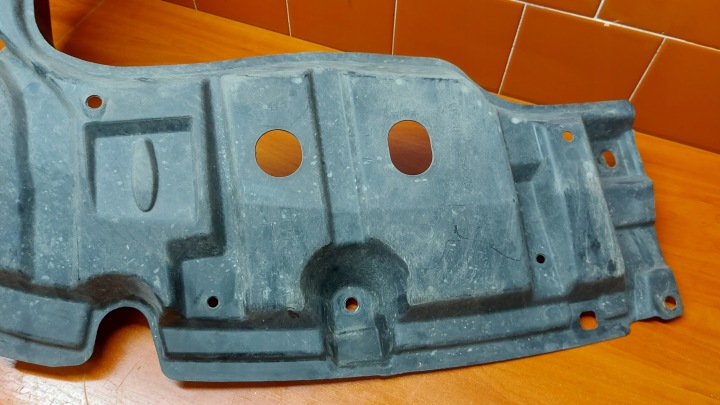 PROTECTION MOTEUR INFÉRIEURE GAUCHE TOYOTA YARIS III 14-20