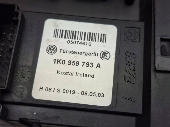 PETIT MOTEUR VITRES PORTES AVANT GAUCHE CÔTÉ VOLKSWAGEN TOURAN I 1K0959793A