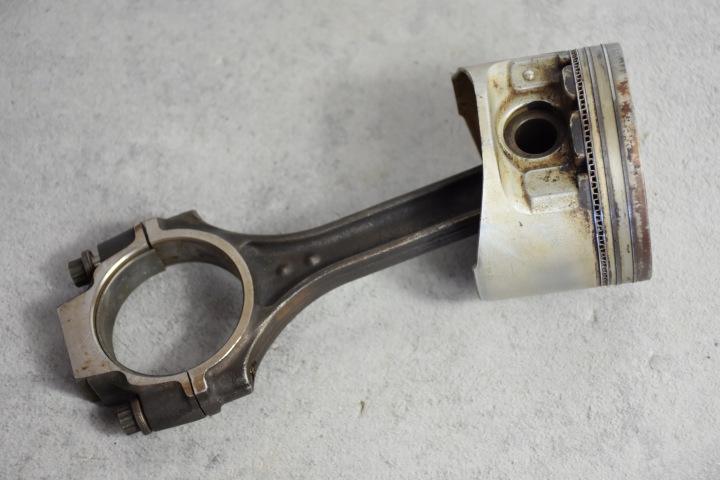 PISTON AVEC BIELLE LAND ROVER DISCOVERY II 4.0 HRC2382