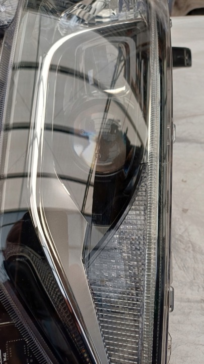 TOYOTA AURIS II LIFT COMPLET LED 81110-02K60 PHARE DROITE AVANT EUROPE ORIGINAL