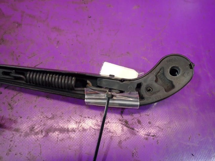 MINI COOPER I R50 01- BRAS ESSUIE-GLACES GAUCHE CONDUCTEUR 80005586