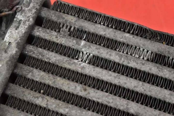 RADIATEUR ÉCHANGEUR AIR-AIR H9467002 RENAULT LAGUNA 3 III 1.9 DCI 131 KM 07-11