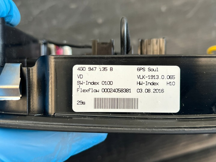 AUDI A6 C7 AMPOULE PLAFONNIERS 4G0947135B